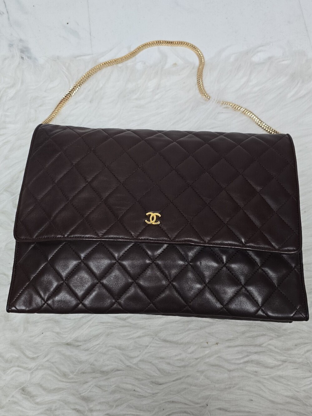 Gorgeous Chanel Quilted Leather Clutch (Convertible) - Picture 4 of 14